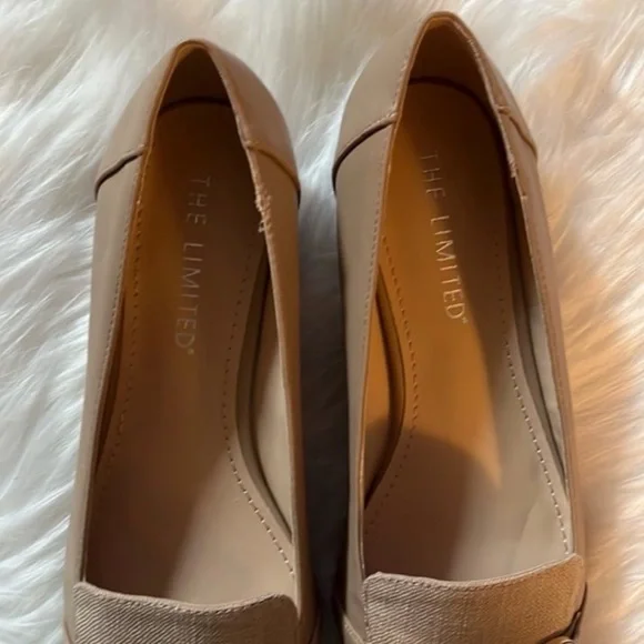 The Limited Women's Quezon Tan Faux Leather Flats - Picture 3 of 5